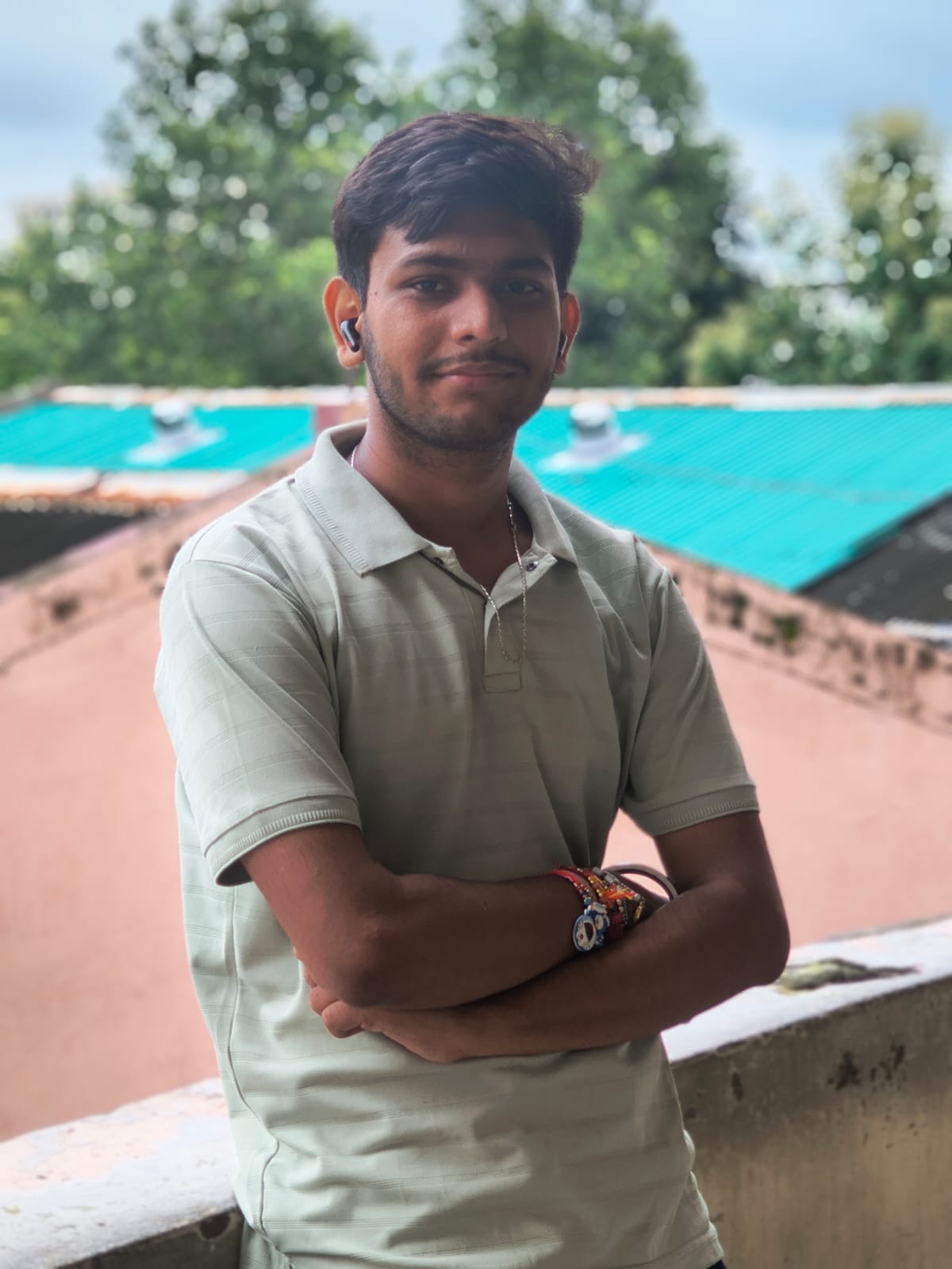 Mayur on college campus